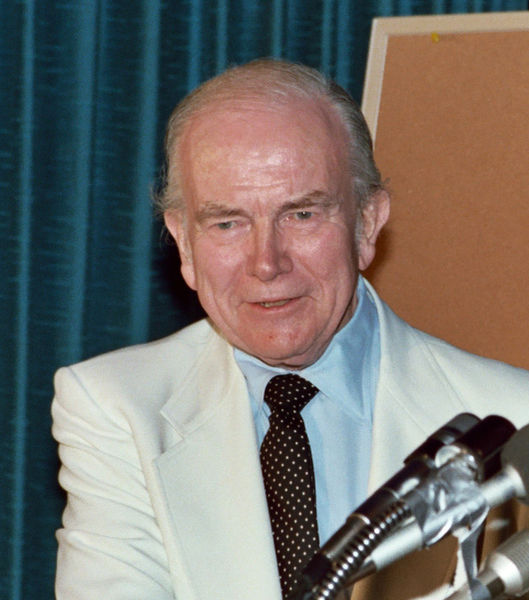Milton Caniff - Auteur