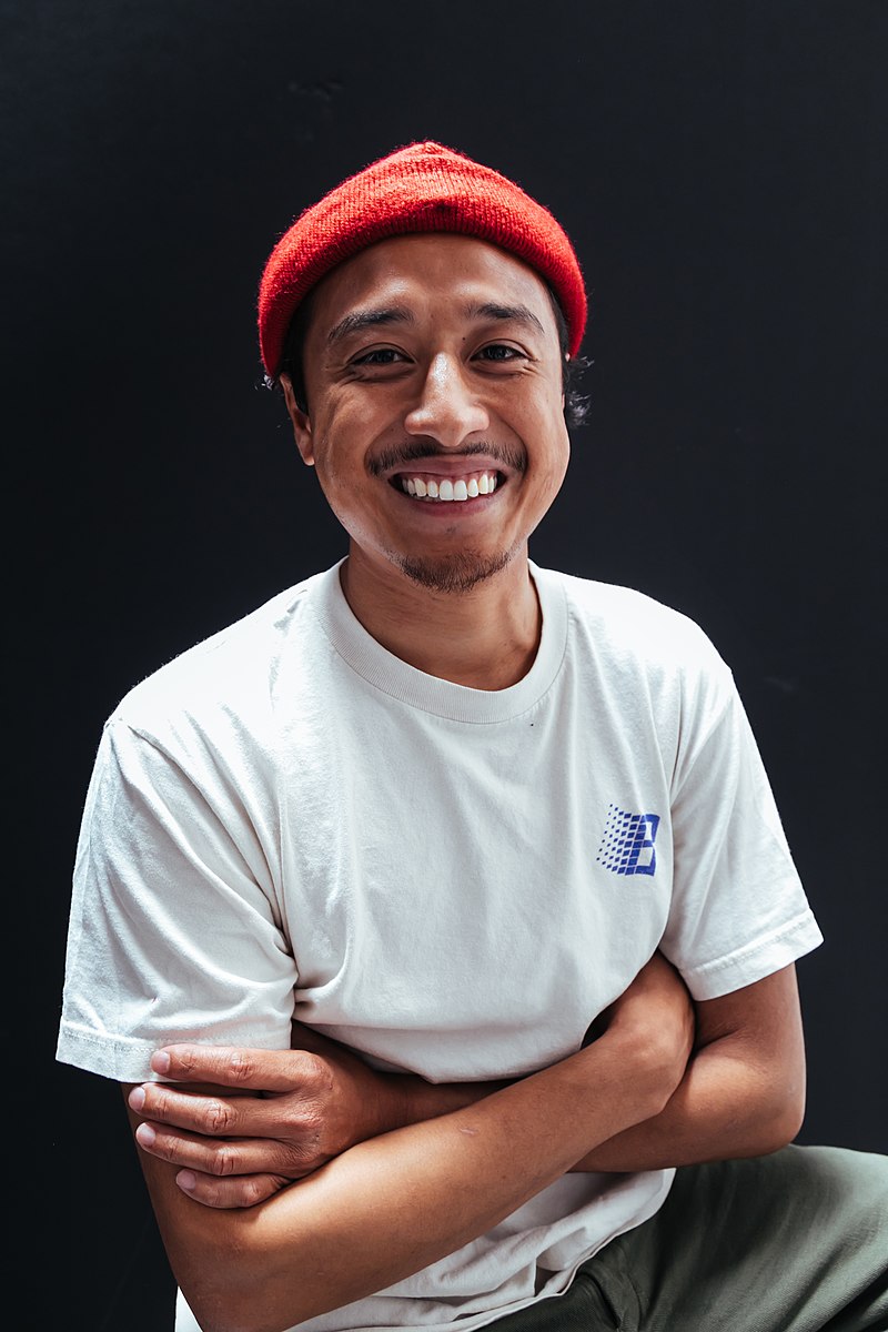 Aj Dungo - Auteur