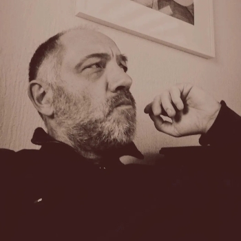 Mike Bombatô - Auteur