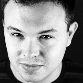 Anton Lavigne - Auteur