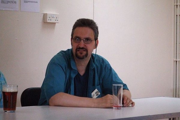 Matt Brooker / D'Israeli - Auteur