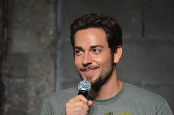 Zachary Levi - Auteur