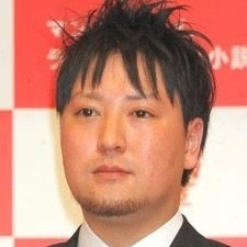 Wataru Watari - Auteur