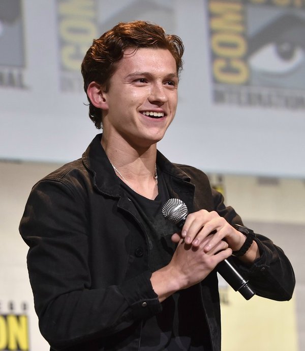 Tom Holland - Auteur