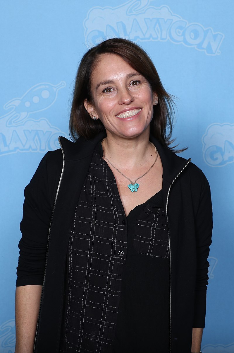 Amy Jo Johnson - Auteur