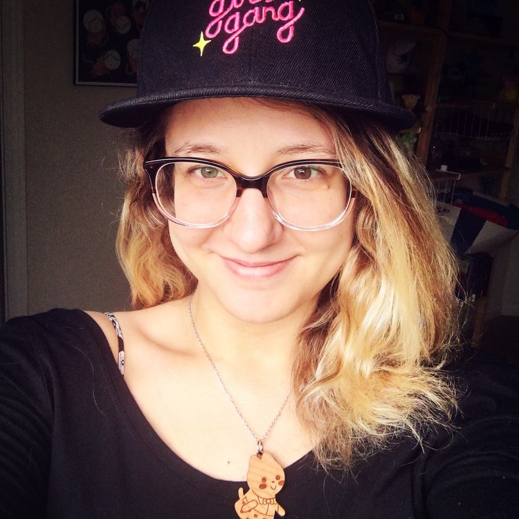 Katie Farina - Auteur
