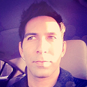 Vic Malhotra - Auteur