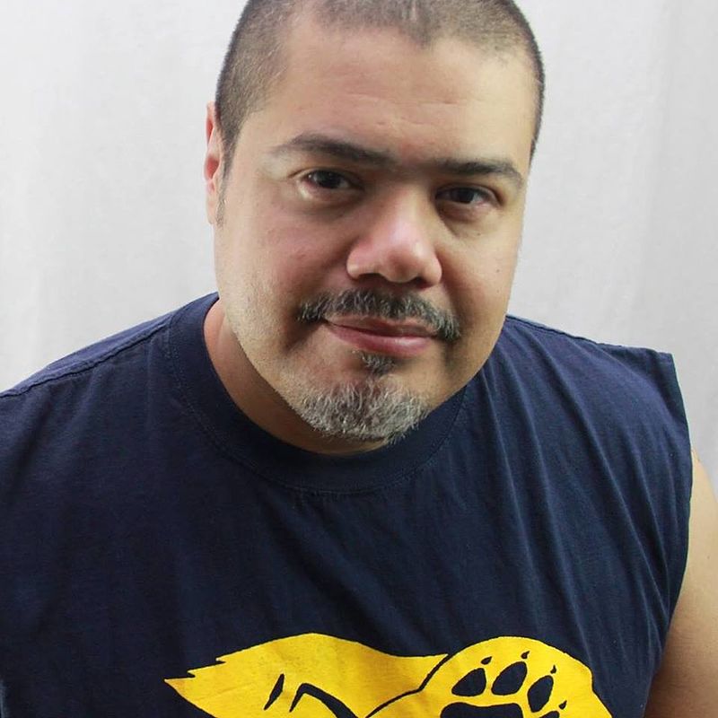 Ivan Velez Jr. - Auteur