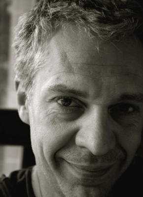 Peter Elliott - Auteur