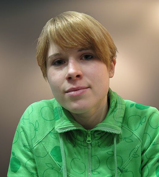 Anike Hage - Auteur
