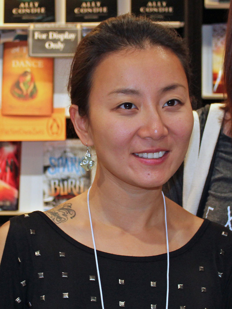Marie Lu - Auteur