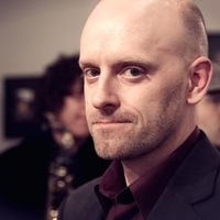 Jolyon Yates - Auteur