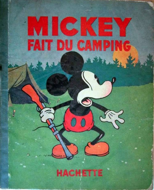 Mickey fait du camping