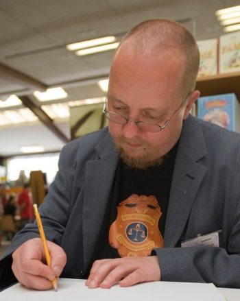 Kari Korhonen - Auteur