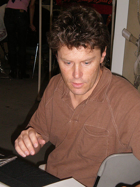 Travis Charest - Auteur