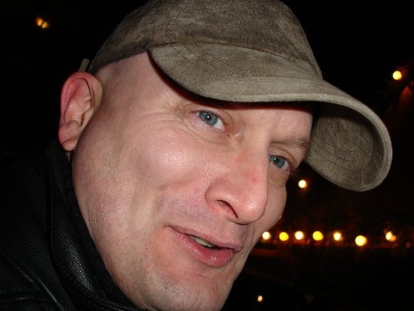 Gary Erskine - Auteur