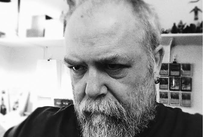 Kev Walker - Auteur