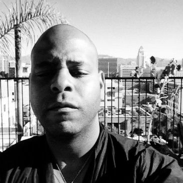 Bryan Hill - Auteur