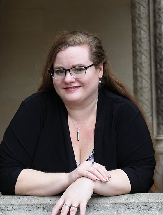 Beth Revis - Auteur