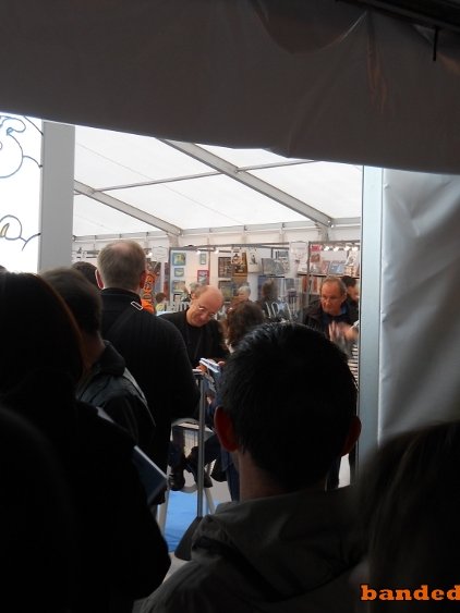 Beaucoup de monde pour la queue du Chat de Philippe Geluck