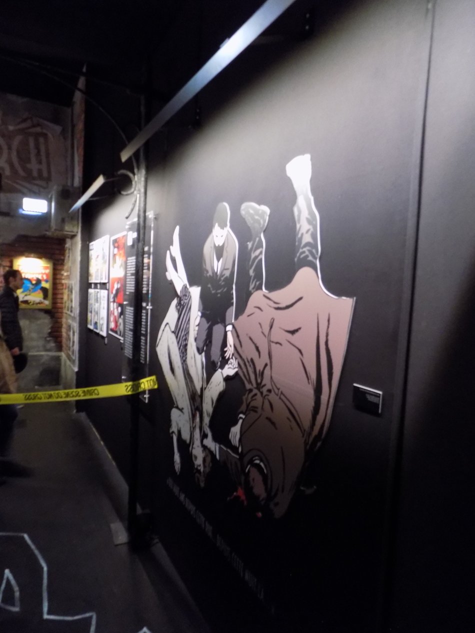 Petite mise en condition à l'entrée de l'exposition, et le rappel du drame qu'a vécu le jeune Bruce Wayne