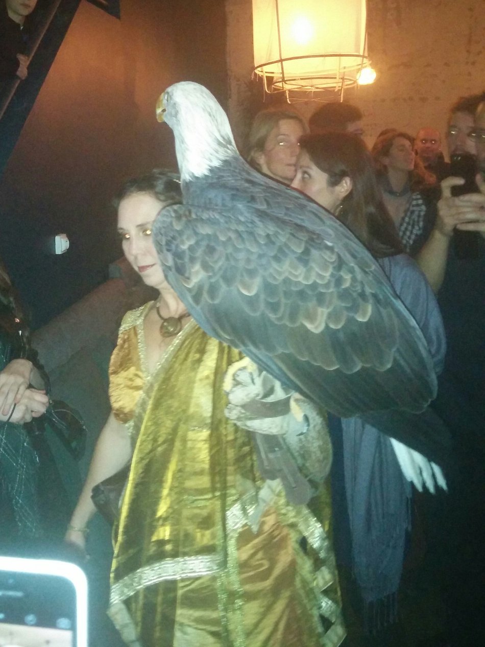 L'aigle royal qui rendit à César le papyrus qui lui appartenait