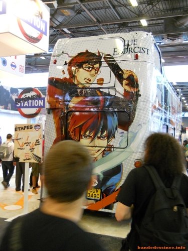 Kazé et son bus décoré aux couleurs de la série Exorcist