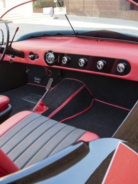 2 - La toute première Batmobile vendue pour 137 000 dollars