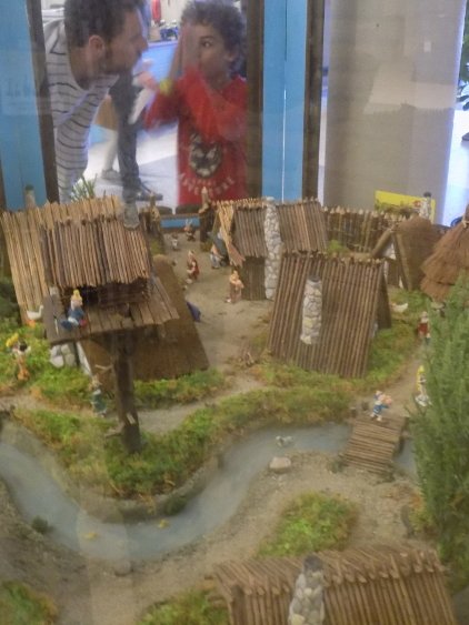 Une reconstittion du village gaulois irréductible par le fabricant Plastoy
