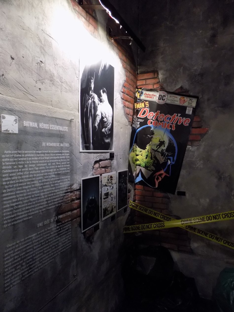 A l'entrée de l'expo, une scène de crime