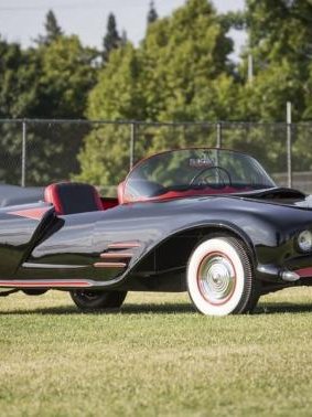 4 - La toute première Batmobile vendue pour 137 000 dollars